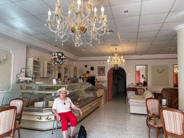 Negocio de 1 habitación en Guardamar del Segura en venta - 405.000 € (Ref: 9884805)