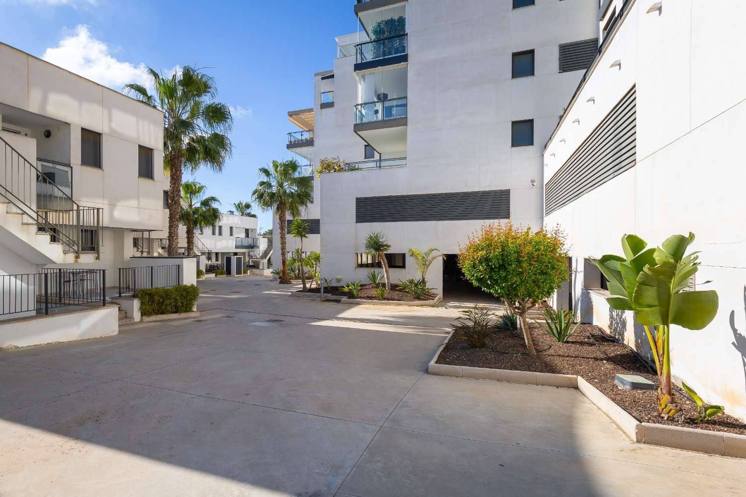 3 makuuhuone Huoneisto myytävänä paikassa Orihuela Costa mukana uima-altaan 
autotalli - 218 000 € (Ref: 9892372)