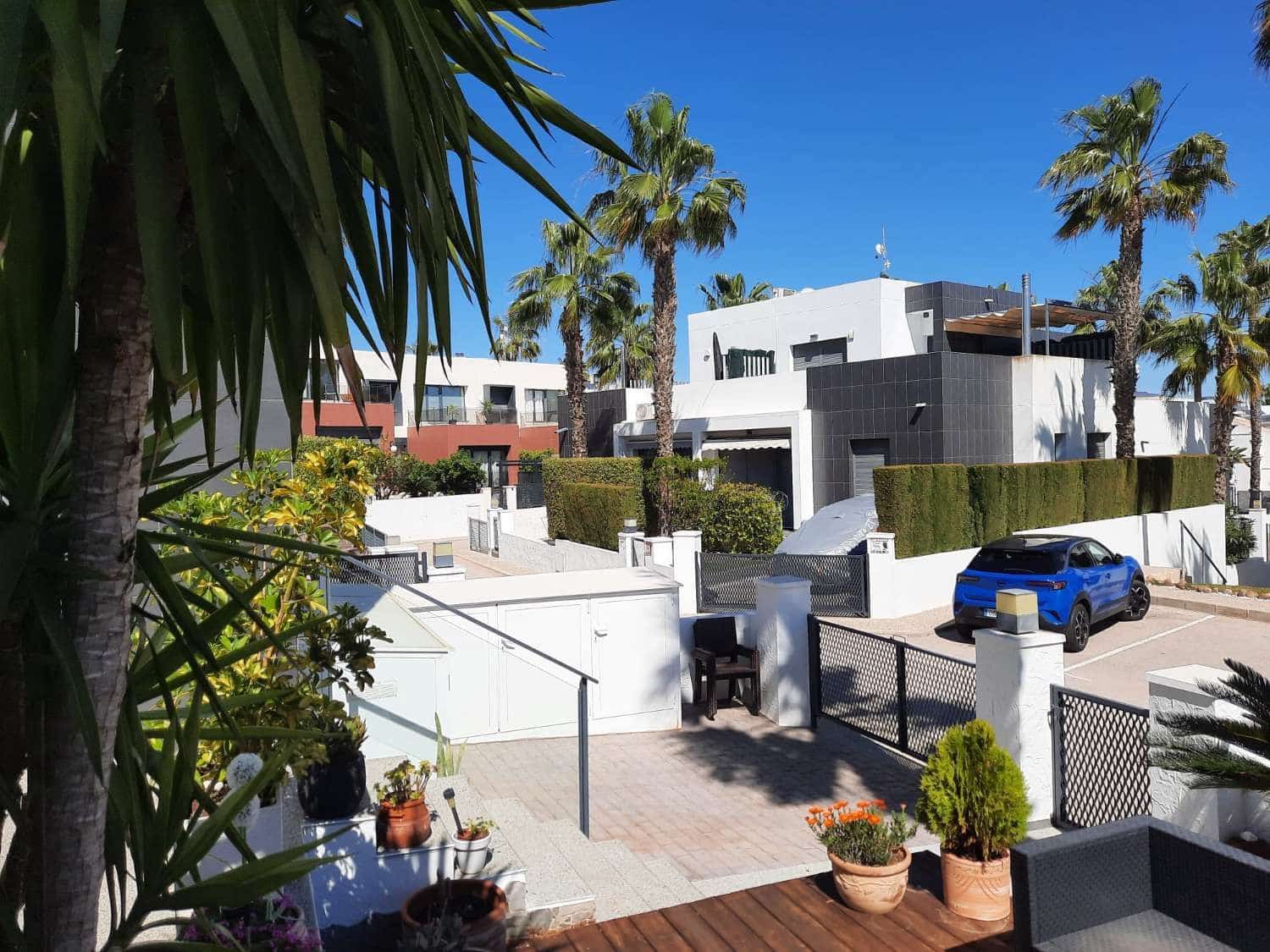 Casa de 3 habitaciones en Orihuela Costa en venta con garaje - 329.000 € (Ref: 9892375)