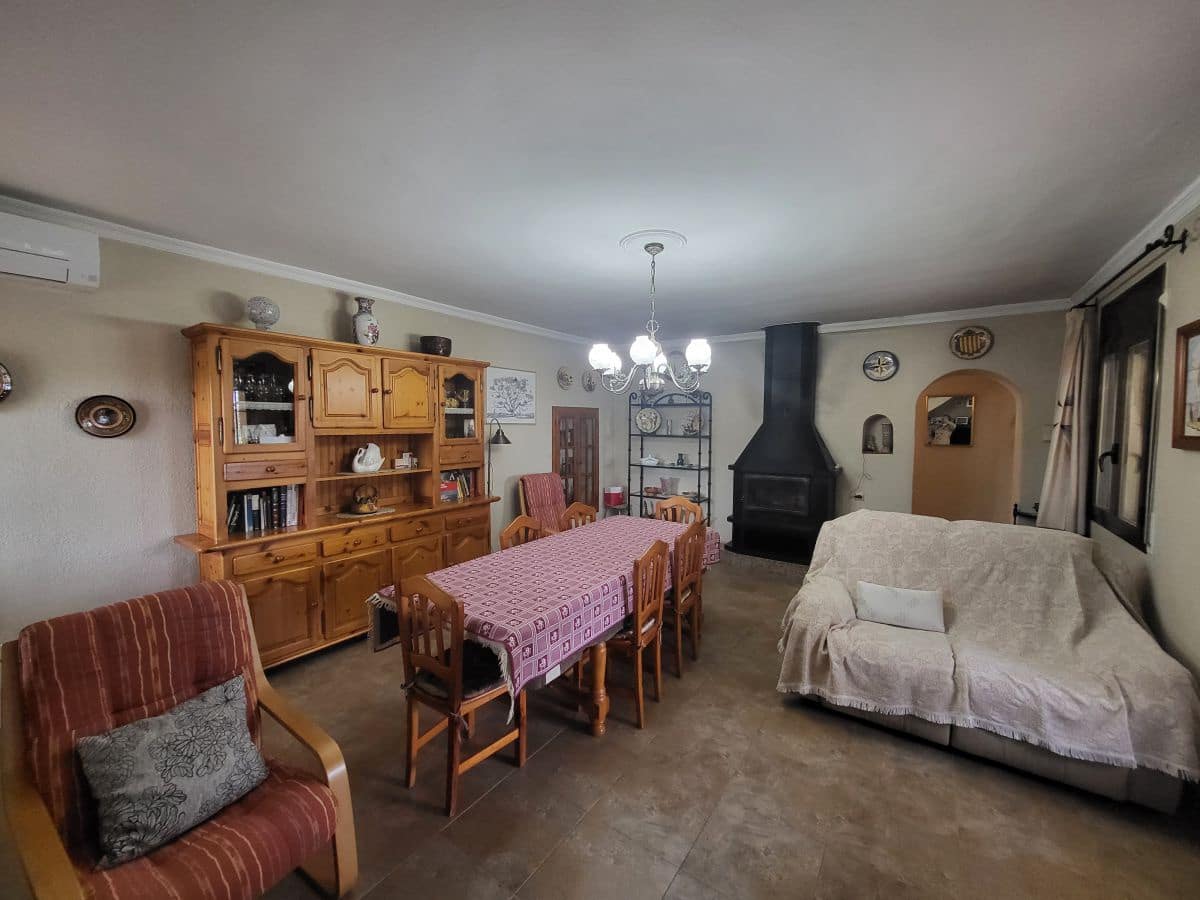 4 soverom Villa til salgs i Els Reguers med garasje - € 280 000 (Ref: 8262954)