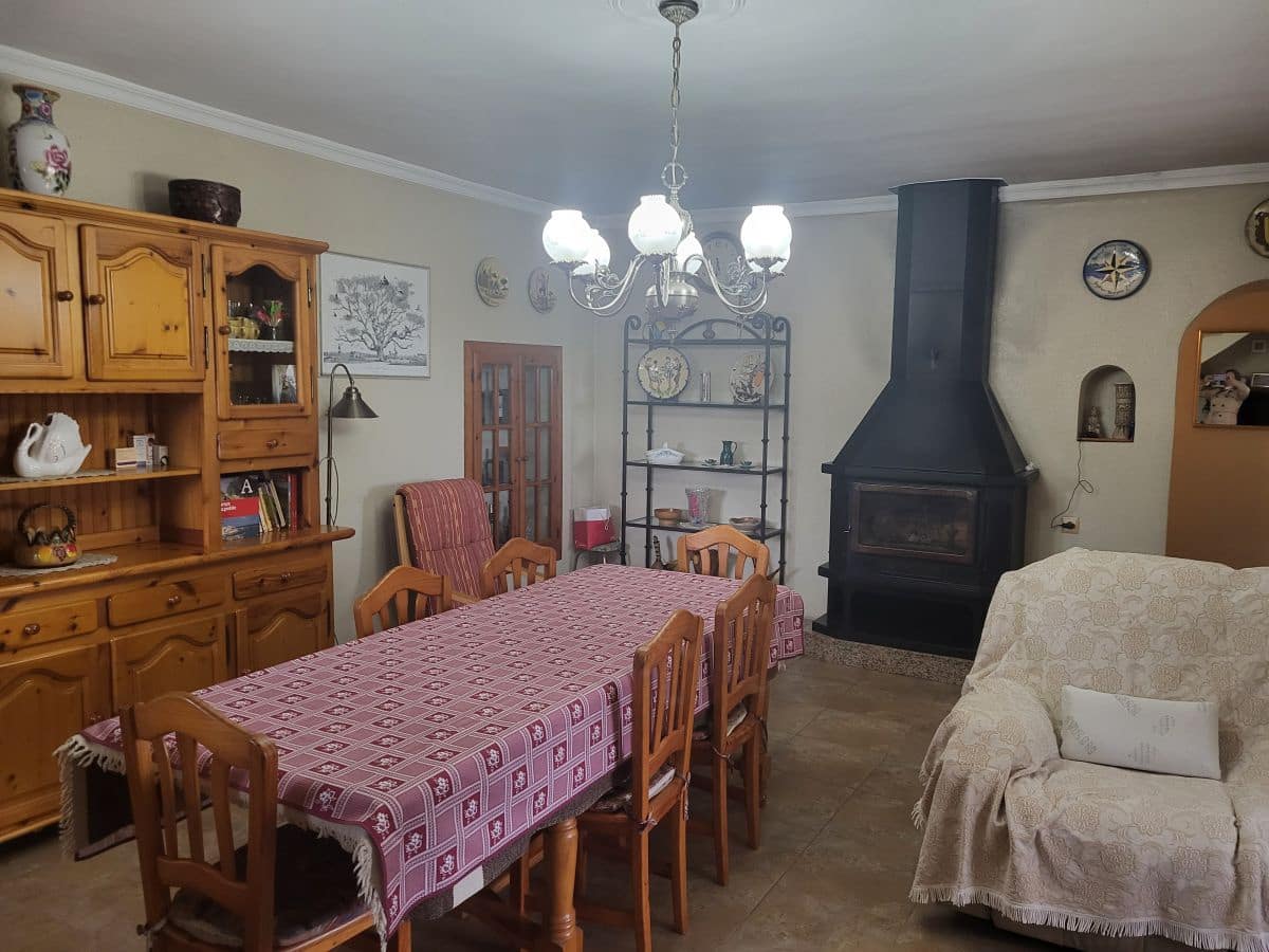 4 soverom Villa til salgs i Els Reguers med garasje - € 280 000 (Ref: 8262954)