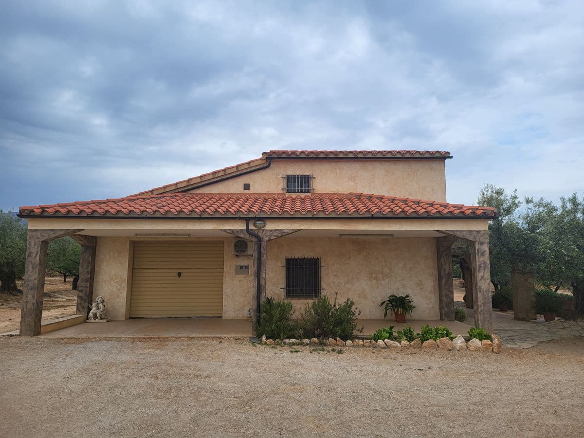 4 soverom Villa til salgs i Els Reguers med garasje - € 280 000 (Ref: 8262954)