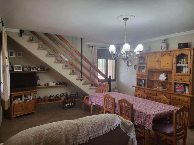 4 soverom Villa til salgs i Els Reguers, Tortosa med garasje - € 280 000 (Ref: 8262954)