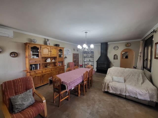 4 soverom Villa til salgs i Els Reguers, Tortosa med garasje - € 280 000 (Ref: 8262954)