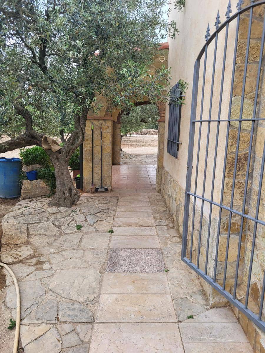 4 soverom Villa til salgs i Els Reguers med garasje - € 280 000 (Ref: 8262954)