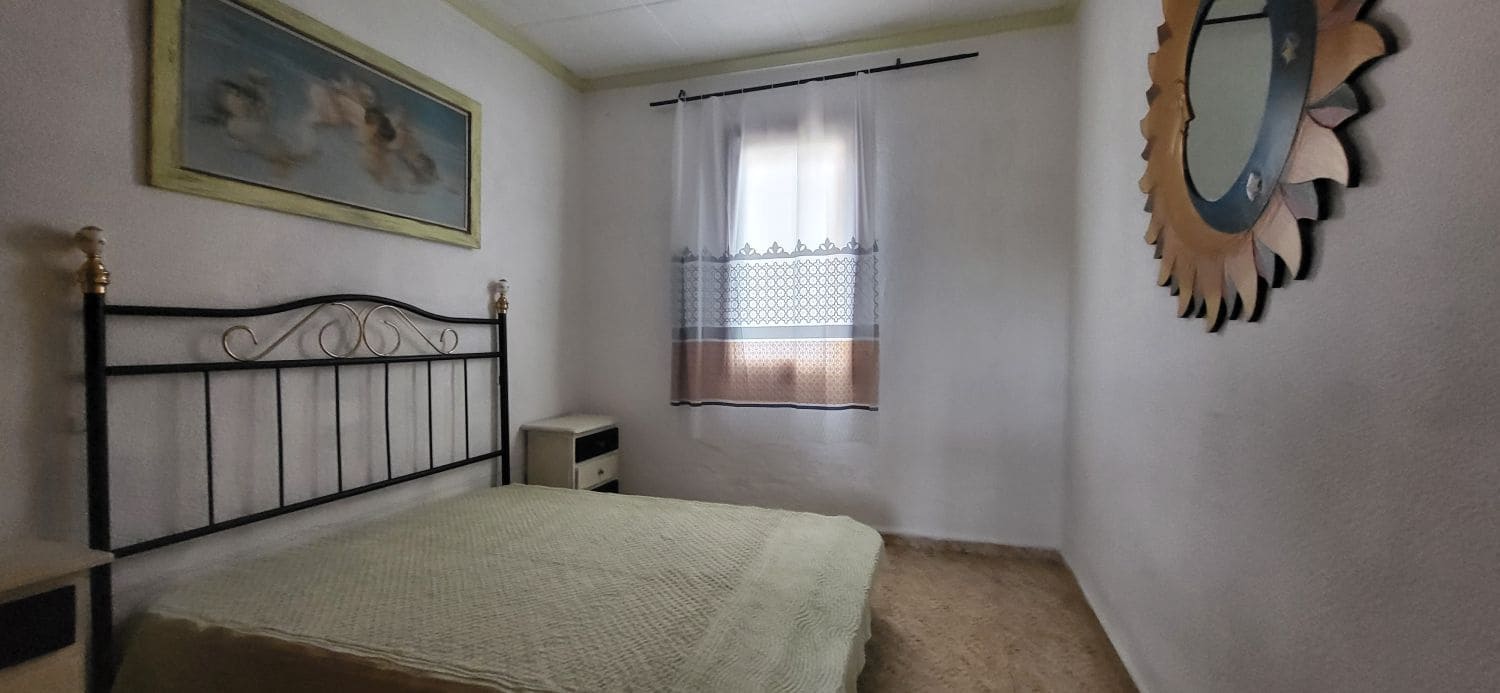 3 slaapkamer Villa te koop in Tortosa - € 93.000 (Ref: 9192810)