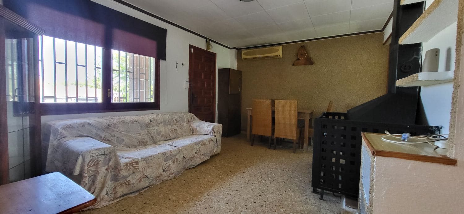 3 slaapkamer Villa te koop in Tortosa - € 93.000 (Ref: 9192810)