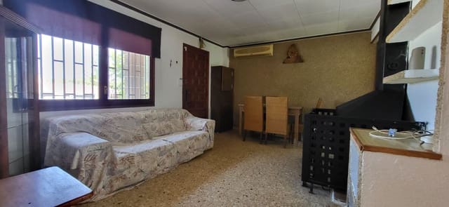 3 slaapkamer Villa te koop in Tortosa - € 93.000 (Ref: 9192810)