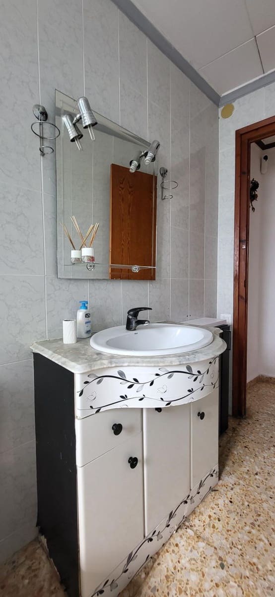 3 slaapkamer Villa te koop in Tortosa - € 93.000 (Ref: 9192810)