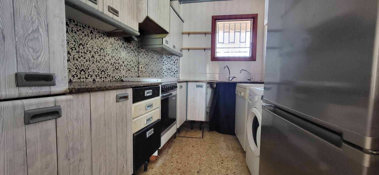 3 slaapkamer Villa te koop in Tortosa - € 93.000 (Ref: 9192810)