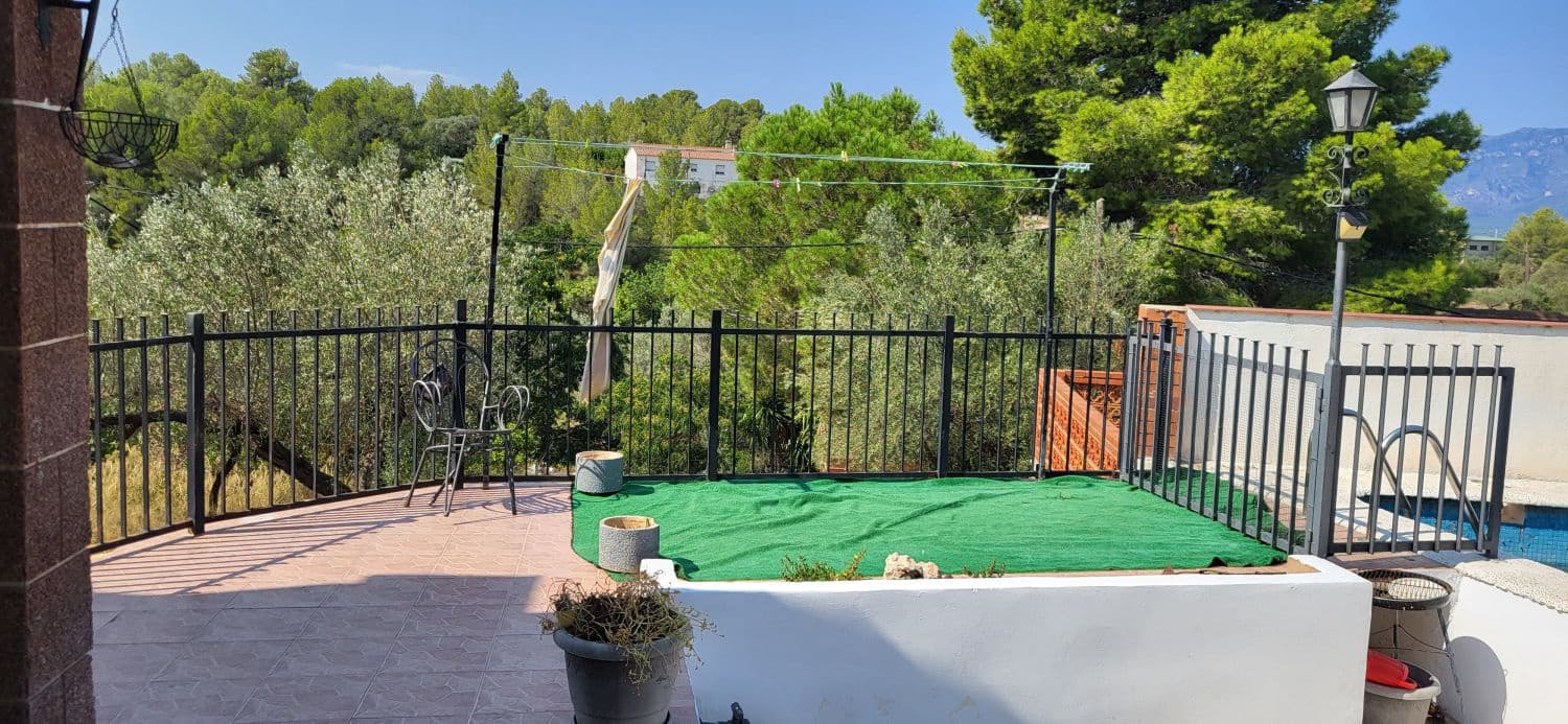 3 slaapkamer Villa te koop in Tortosa - € 93.000 (Ref: 9192810)