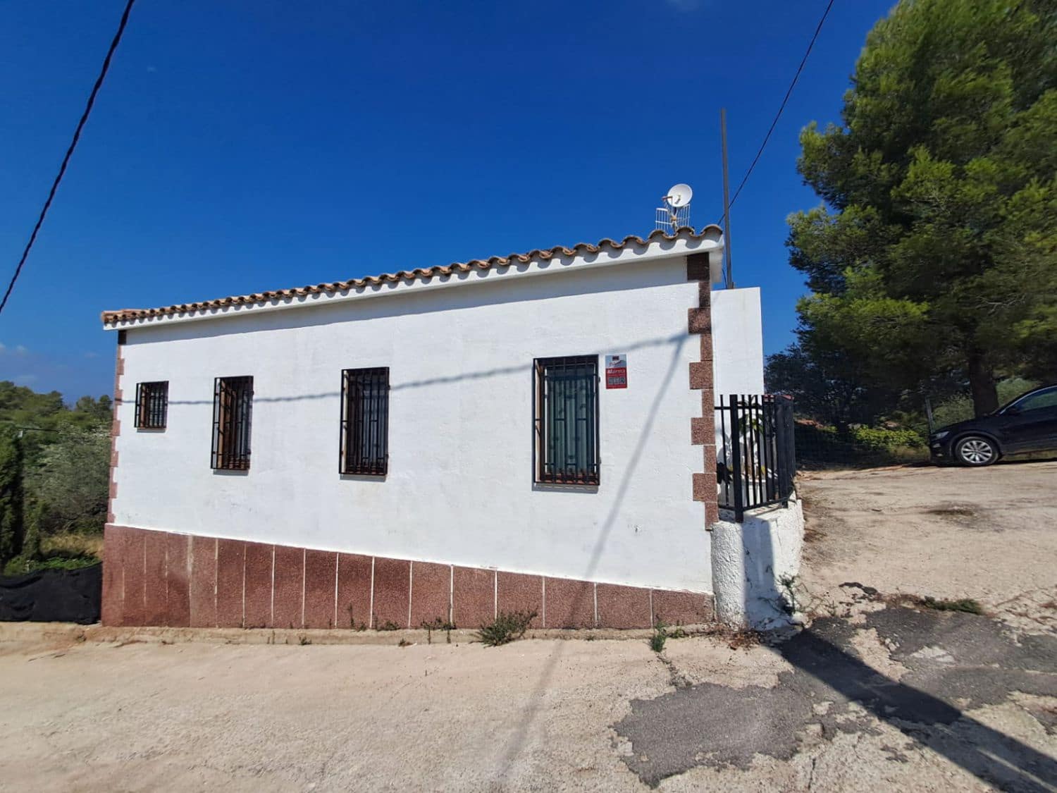3 slaapkamer Villa te koop in Tortosa - € 93.000 (Ref: 9192810)