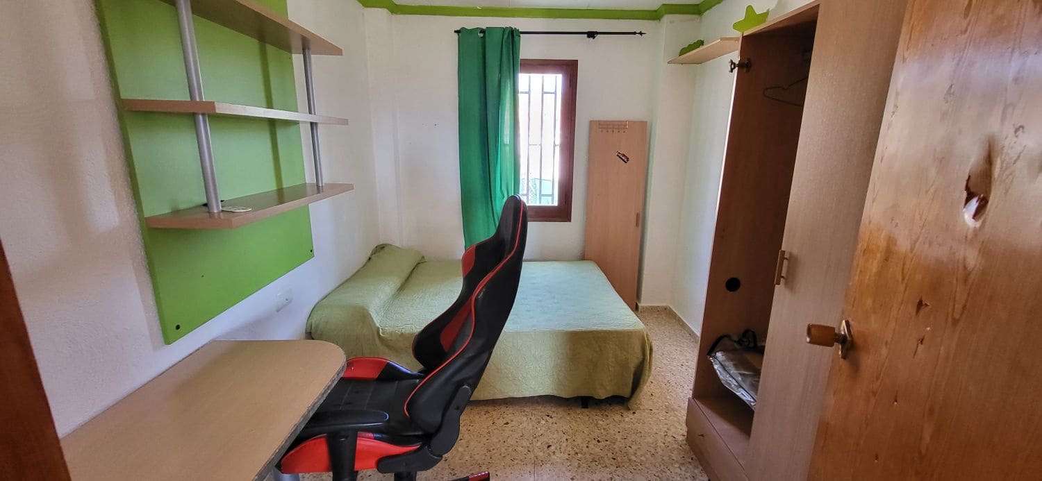 3 slaapkamer Villa te koop in Tortosa - € 93.000 (Ref: 9192810)