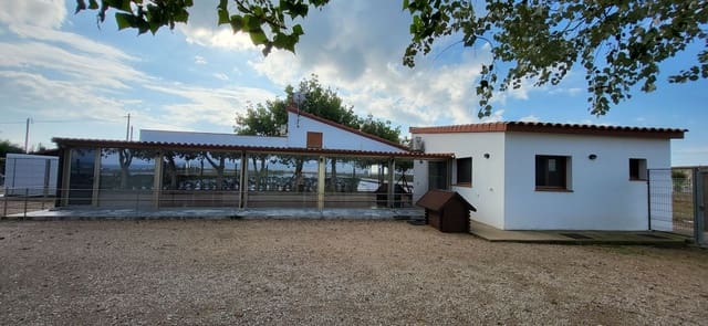 2 bedroom Villa for sale in Deltebre with garage - € 350,000 (Ref: 9335499)