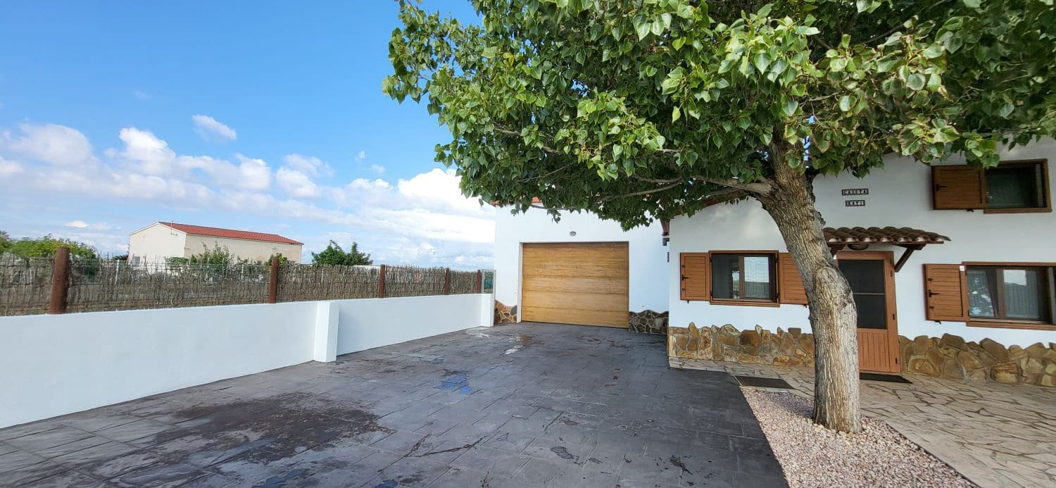 2 slaapkamer Villa te koop in Deltebre met garage - € 310.000 (Ref: 9504045)