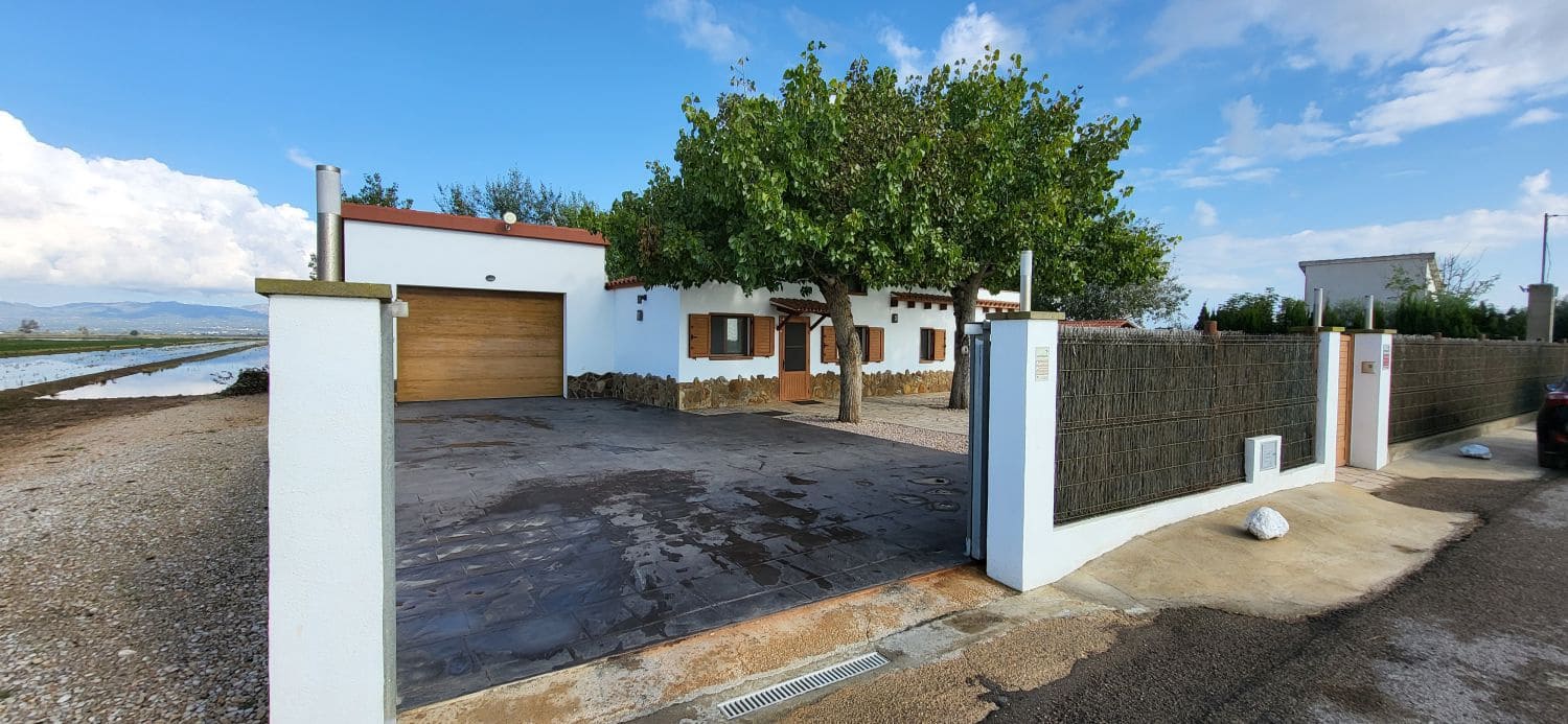 2 slaapkamer Villa te koop in Deltebre met garage - € 310.000 (Ref: 9504045)