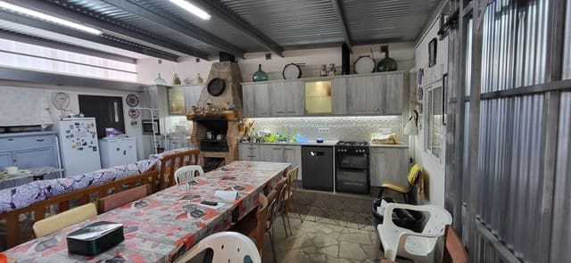 3 bedroom Townhouse for sale in Els Reguers, Tortosa - € 125,000 (Ref: 9564855)