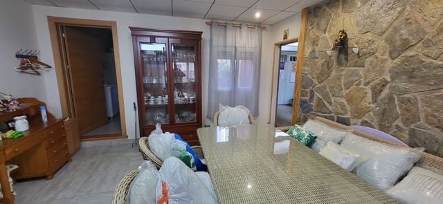 3 bedroom Townhouse for sale in Els Reguers, Tortosa - € 125,000 (Ref: 9564855)