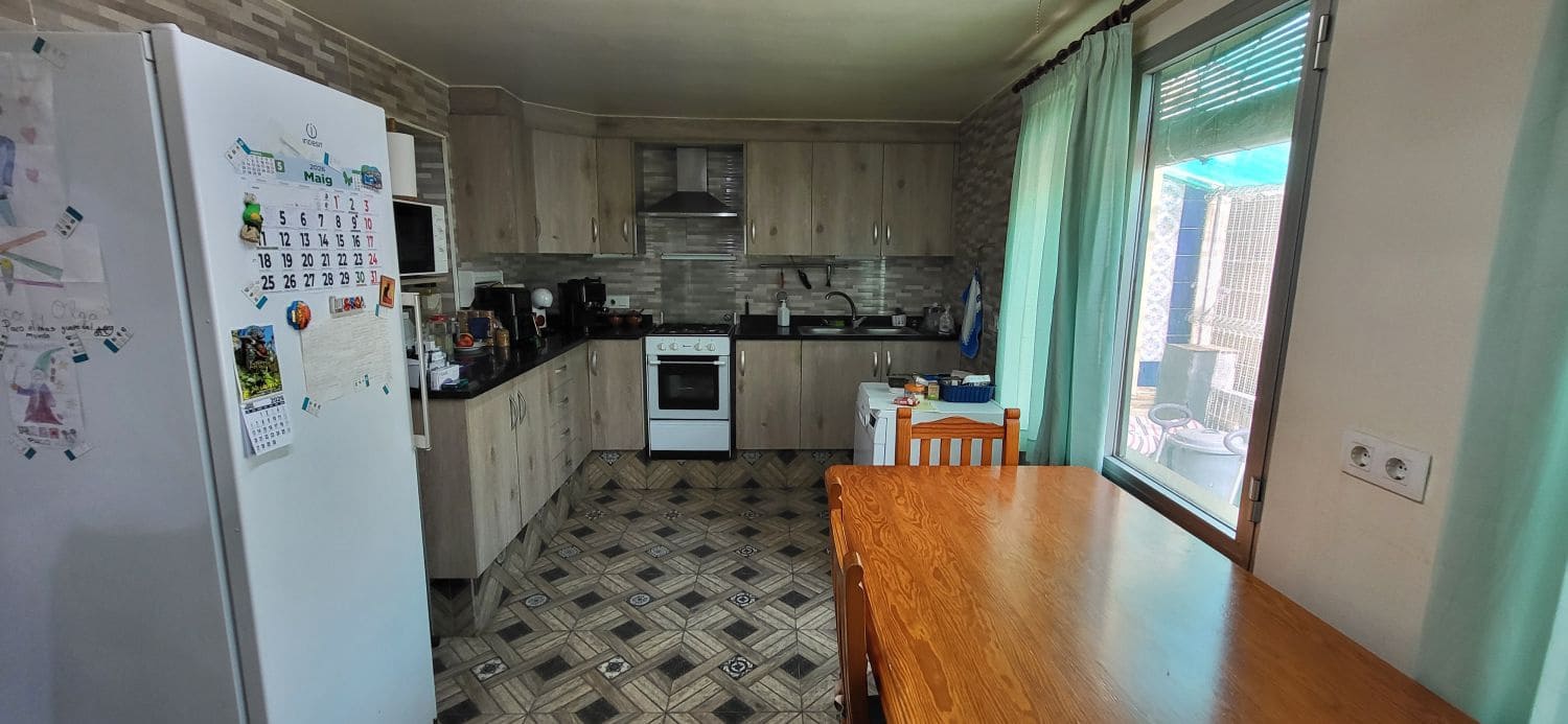 4 soveværelse Byhus til salg i Sant Jaume d'Enveja med garage - € 176.200 (Ref: 9828981)
