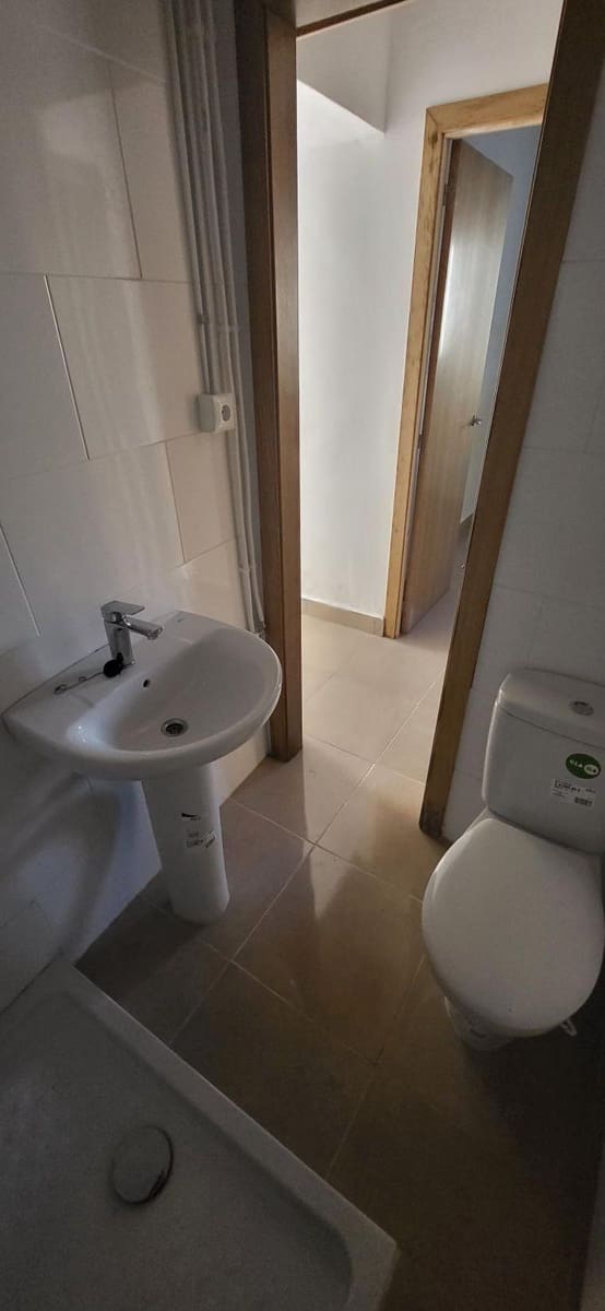 2 bedroom Townhouse for sale in Tortosa - € 90,000 (Ref: 9833572)