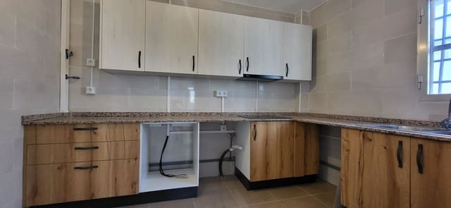2 makuuhuone Omakotitalo myytävänä paikassa Tortosa - 90 000 € (Ref: 9833572)