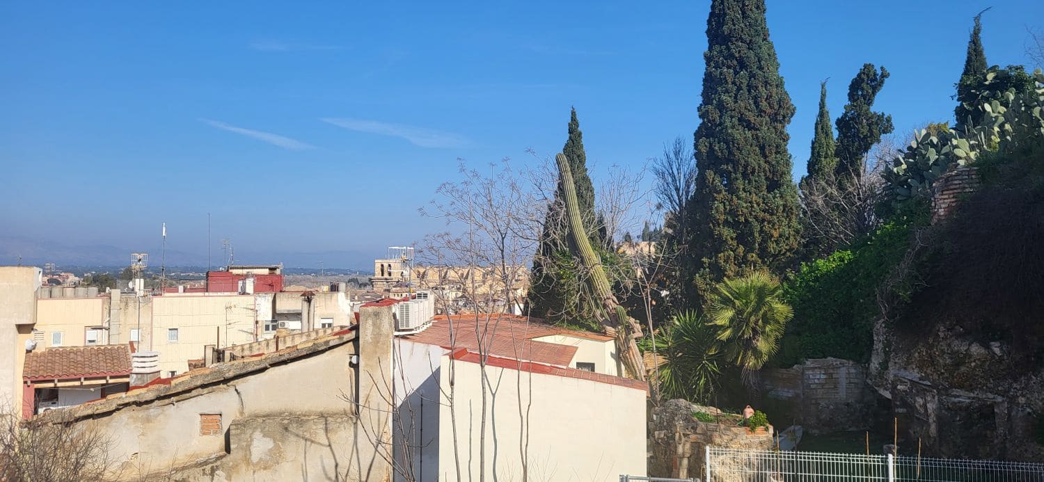 2 bedroom Townhouse for sale in Tortosa - € 90,000 (Ref: 9833572)