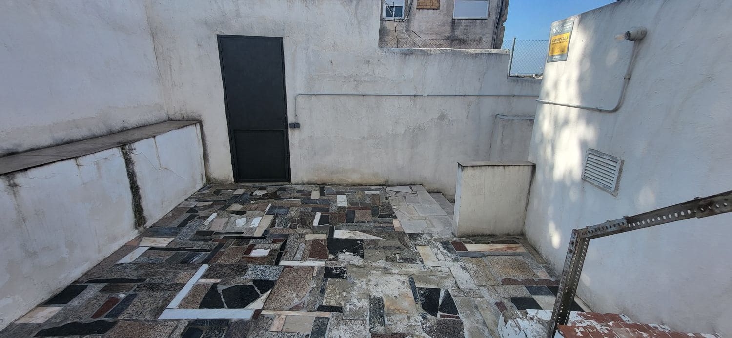2 bedroom Townhouse for sale in Tortosa - € 90,000 (Ref: 9833572)
