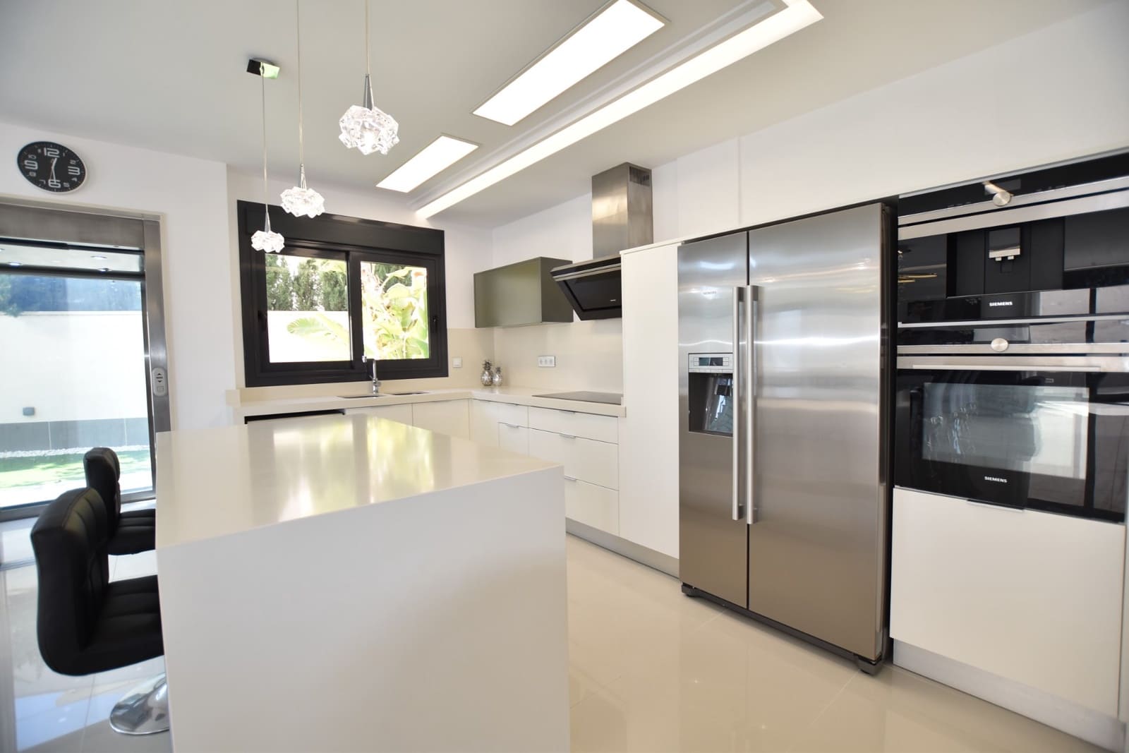 5 Zimmer Villa zu verkaufen in San Miguel de Salinas mit Pool - 995.000 € (Ref: 8802511)