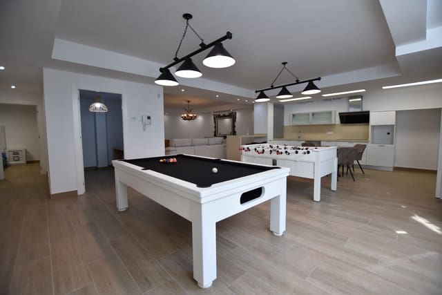 5 makuuhuone Huvila myytävänä paikassa San Miguel de Salinas mukana uima-altaan - 995 000 € (Ref: 8802511)