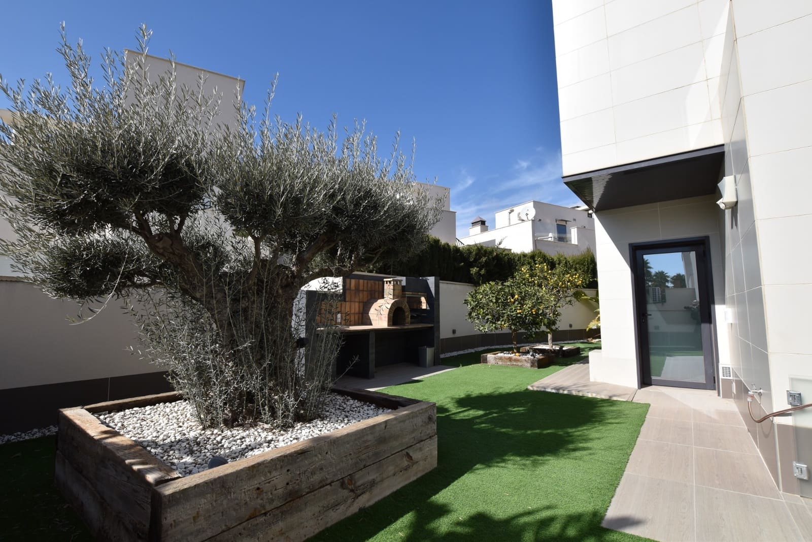 5 Zimmer Villa zu verkaufen in San Miguel de Salinas mit Pool - 995.000 € (Ref: 8802511)