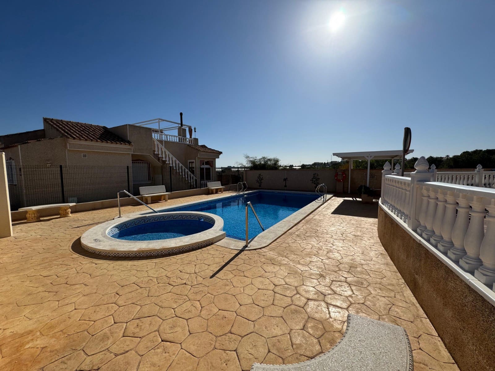 3 bedroom Villa for sale in Algorfa with pool - € 214,995 (Ref: 9403683)