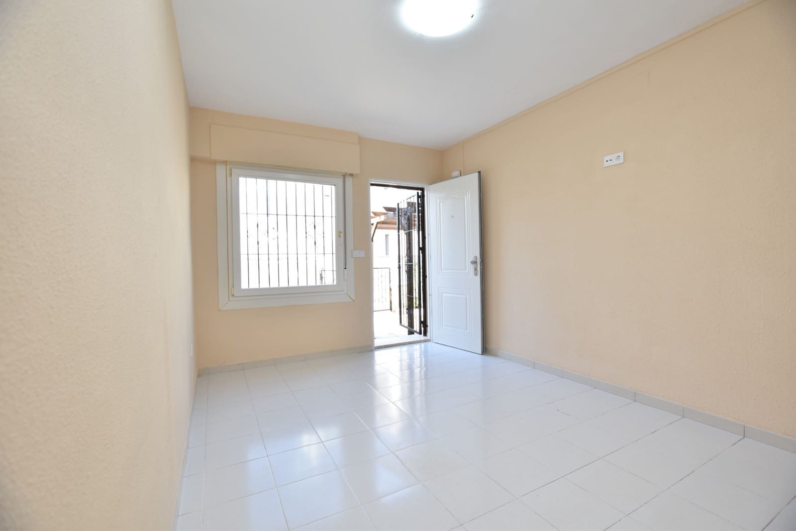 3 slaapkamer Huis te koop in Torrevieja met zwembad - € 149.000 (Ref: 9469944)