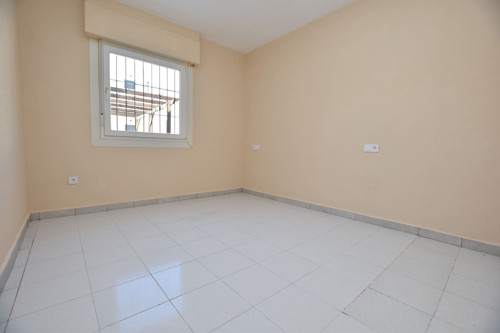 3 slaapkamer Huis te koop in Torrevieja met zwembad - € 149.000 (Ref: 9469944)