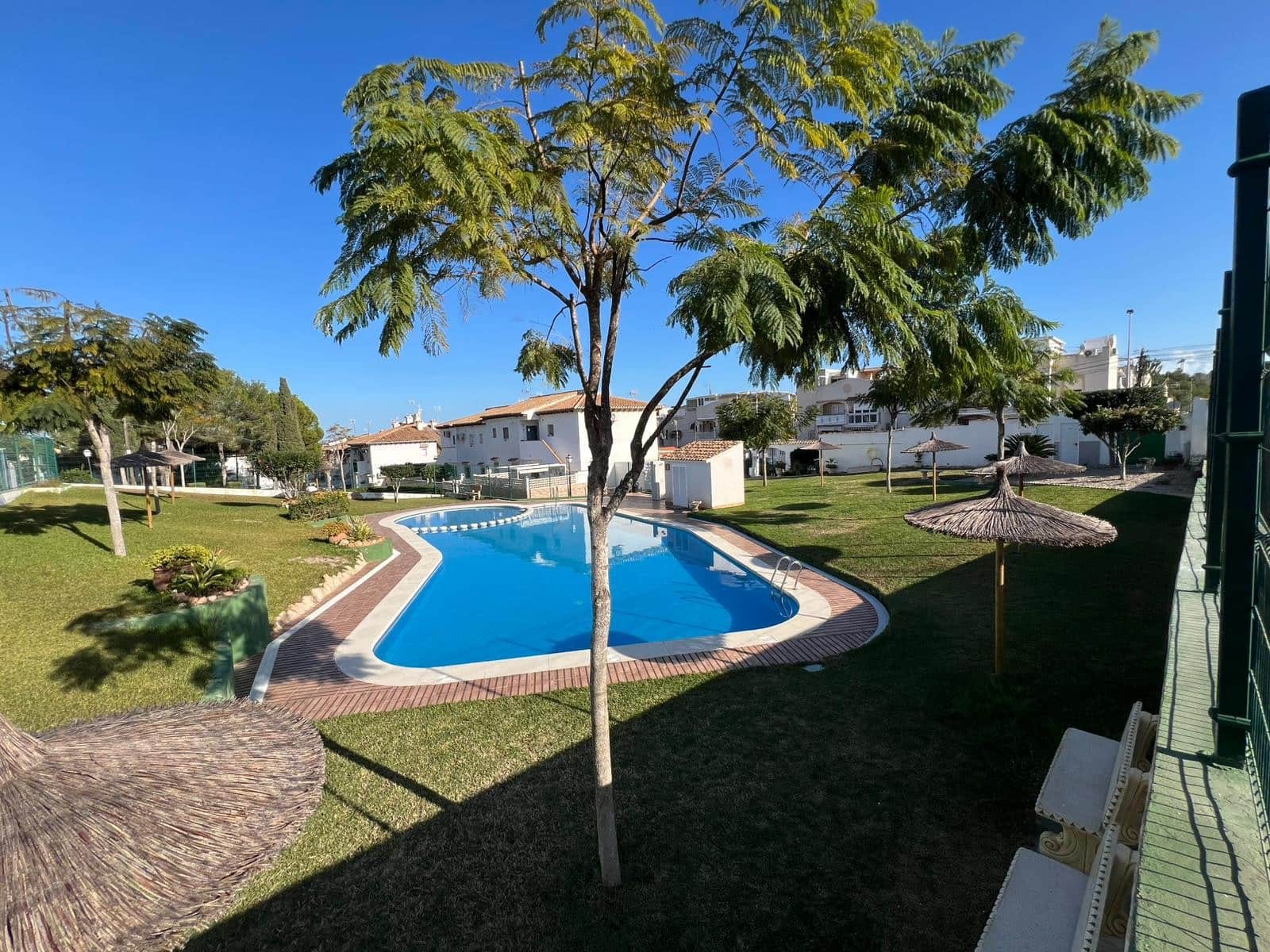 3 slaapkamer Huis te koop in Torrevieja met zwembad - € 149.000 (Ref: 9469944)