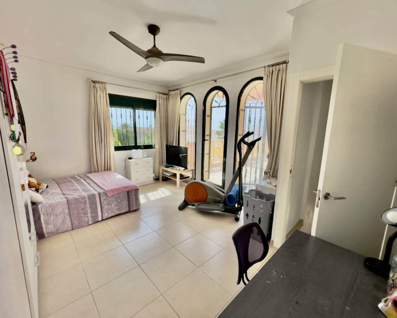 4 slaapkamer Villa te koop in Ciudad Quesada met zwembad - € 470.000 (Ref: 9991831)