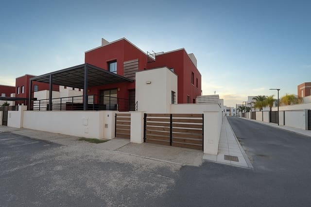 Chalet de 3 habitaciones en Algorfa en venta con garaje - 287.950 € (Ref: 9996220)
