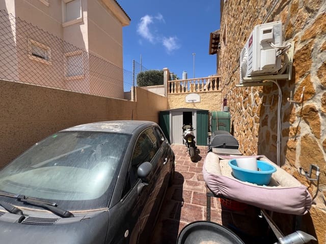 6 bedroom Villa for sale in La Escuera, San Fulgencio with pool - € 599,999 (Ref: 9999445)
