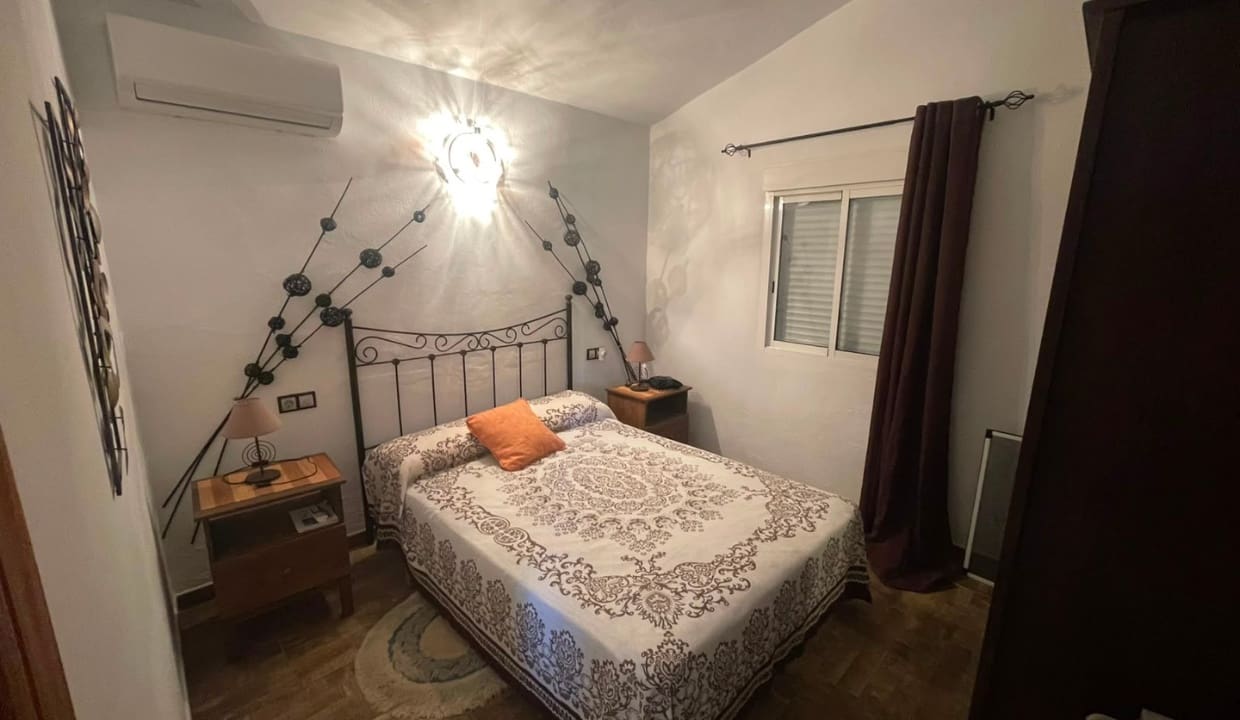2 bedroom Finca/Country House for rent in Competa with pool garage - € 1,150 (Ref: 10034271)