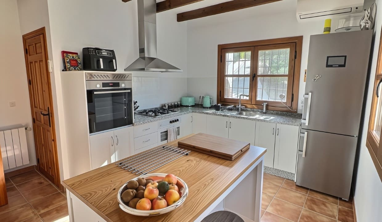 Chalet de 3 habitaciones en Cómpeta en venta con garaje - 349.500 € (Ref: 10060213)