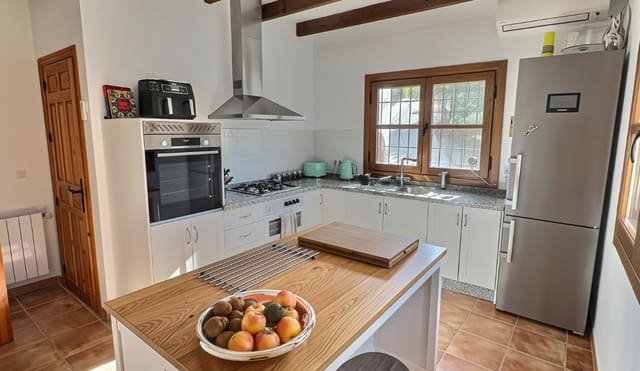 Chalet de 3 habitaciones en Cómpeta en venta con garaje - 349.500 € (Ref: 10060213)