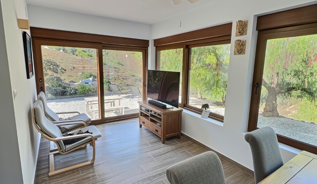 Chalet de 3 habitaciones en Cómpeta en venta con garaje - 349.500 € (Ref: 10060213)