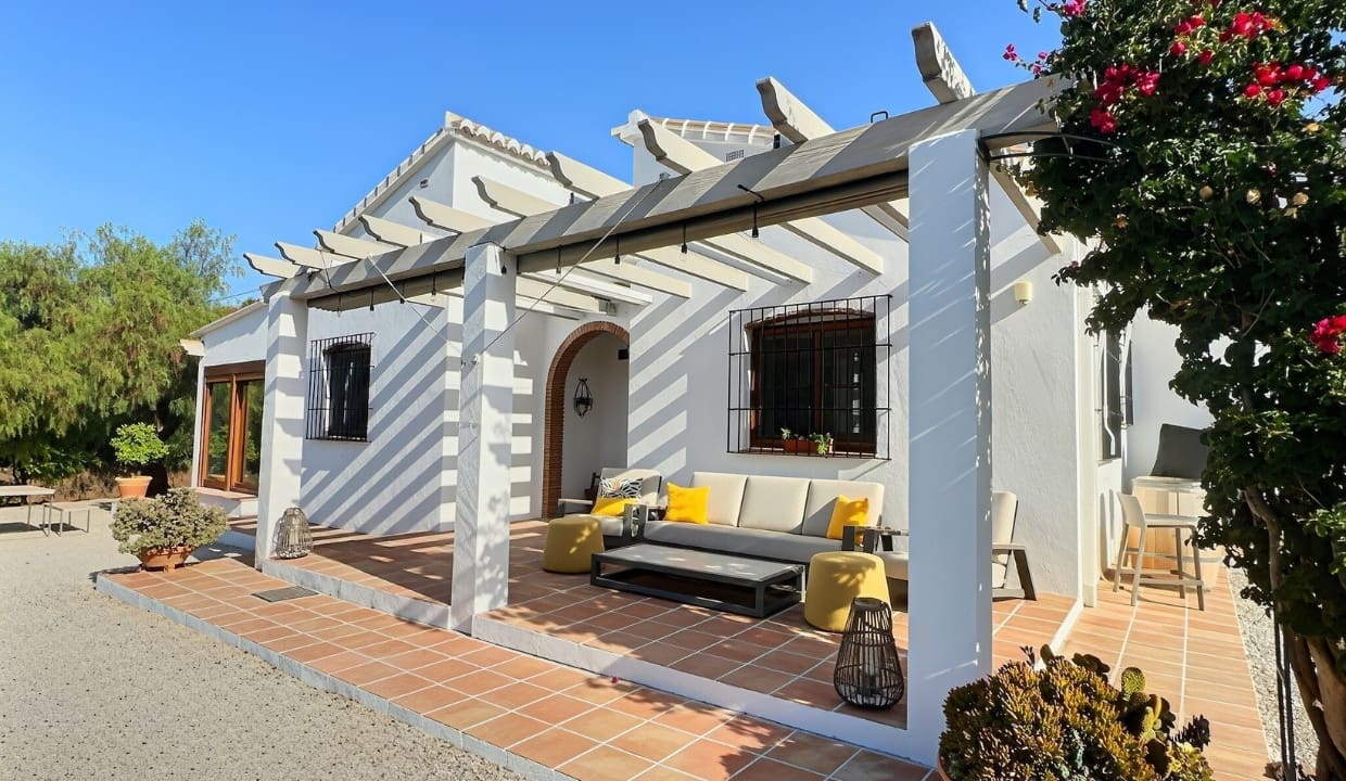 Chalet de 3 habitaciones en Cómpeta en venta con garaje - 349.500 € (Ref: 10060213)