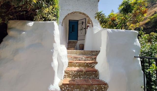 3 soverom Villa til salgs i Canillas de Albaida med svømmebasseng garasje - € 395 000 (Ref: 10062523)
