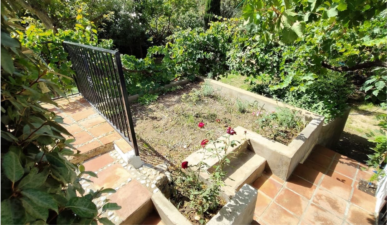 3 soverom Villa til salgs i Canillas de Albaida med svømmebasseng garasje - € 395 000 (Ref: 10062523)