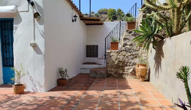 3 soverom Villa til salgs i Canillas de Albaida med svømmebasseng garasje - € 395 000 (Ref: 10062523)