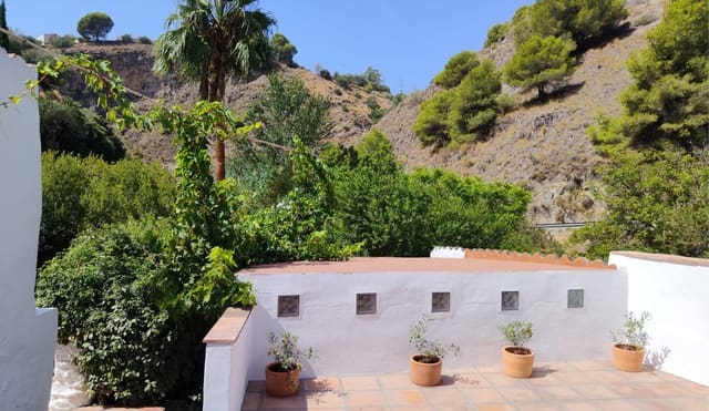 3 soverom Villa til salgs i Canillas de Albaida med svømmebasseng garasje - € 395 000 (Ref: 10062523)