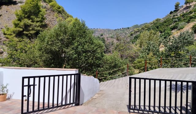3 soverom Villa til salgs i Canillas de Albaida med svømmebasseng garasje - € 395 000 (Ref: 10062523)