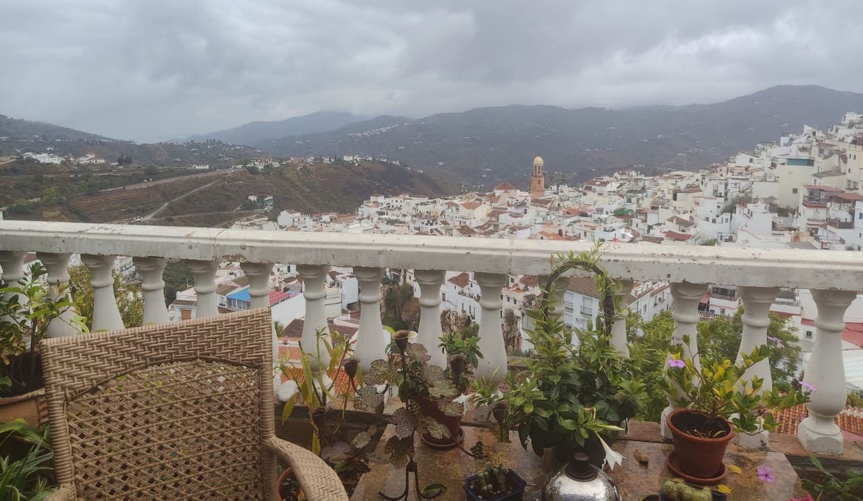 Casa de 4 habitaciones en Cómpeta en venta - 295.000 € (Ref: 10120542)