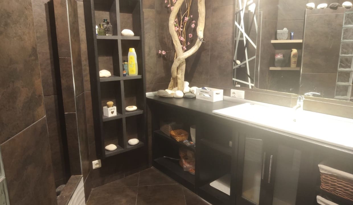 Casa de 4 habitaciones en Cómpeta en venta - 295.000 € (Ref: 10120542)