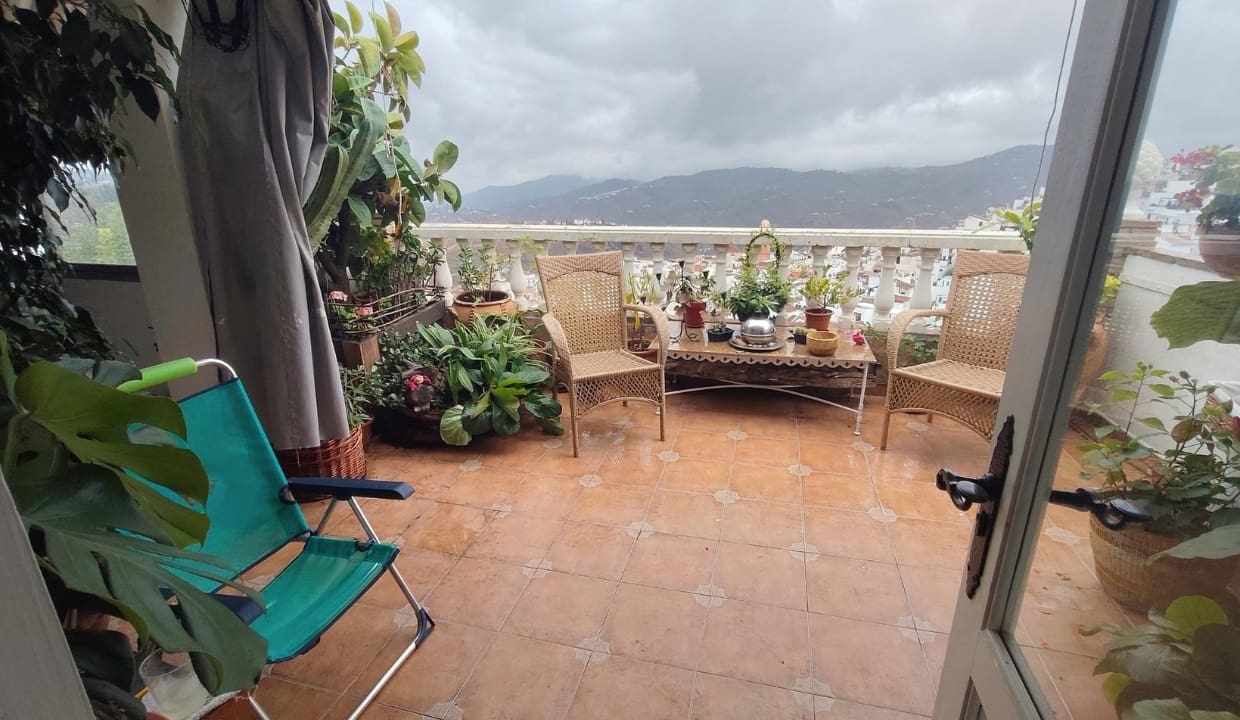 Casa de 4 habitaciones en Cómpeta en venta - 295.000 € (Ref: 10120542)